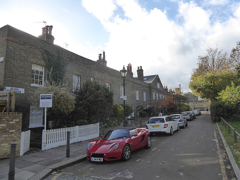 File:Alma Terrace, Wandsworth - geograph.org.uk - 5198366.jpg