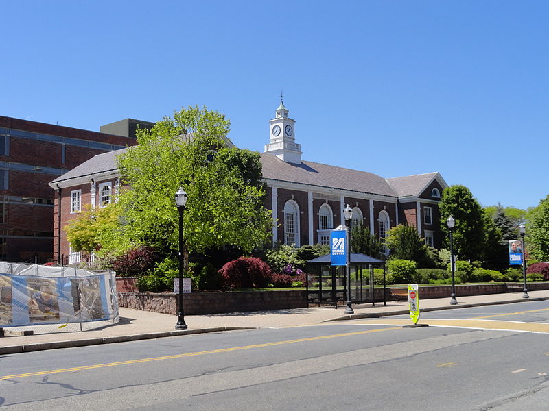 File:Alumni and Lydon Libraries.jpg