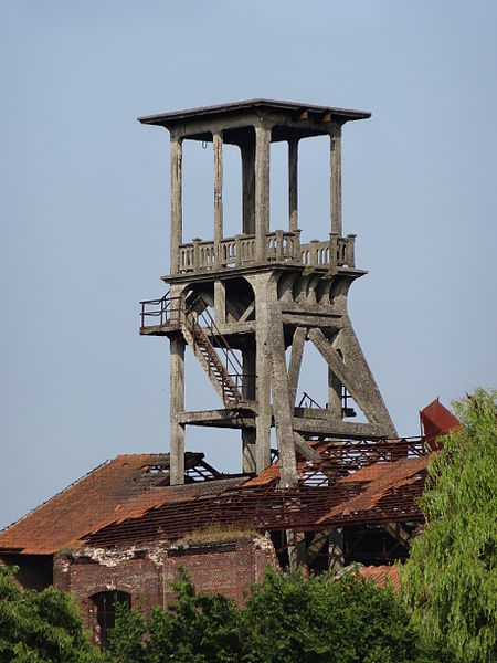 File:Anhiers - Fosse n° 2 des mines de Flines (09).JPG