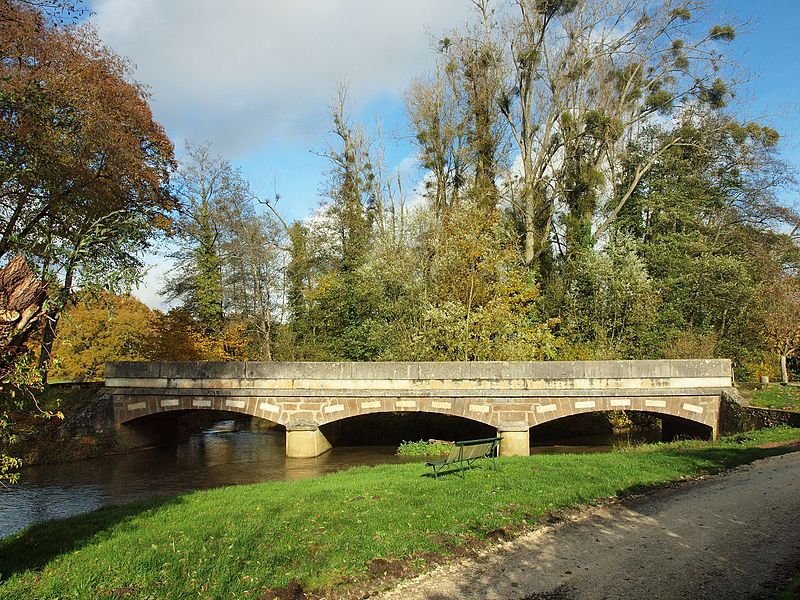 File:Annay-FR-58-pont sur la Vrille-2.jpg