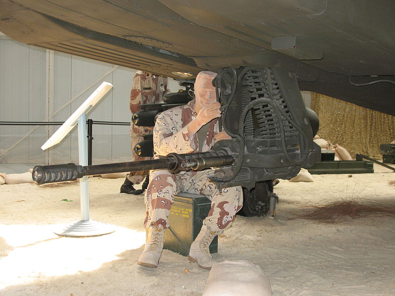 File:Apache M230 chain gun 3891 (2076796008).jpg