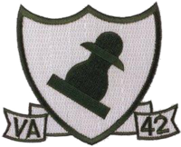 סמל של טייסת התקפה 42 (VA-42) (הצי האמריקני) .png