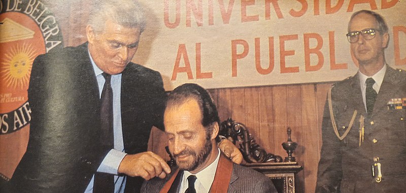 File:Avelino Porto otorga el doctorado honoris causa al rey Juan Carlos.jpg