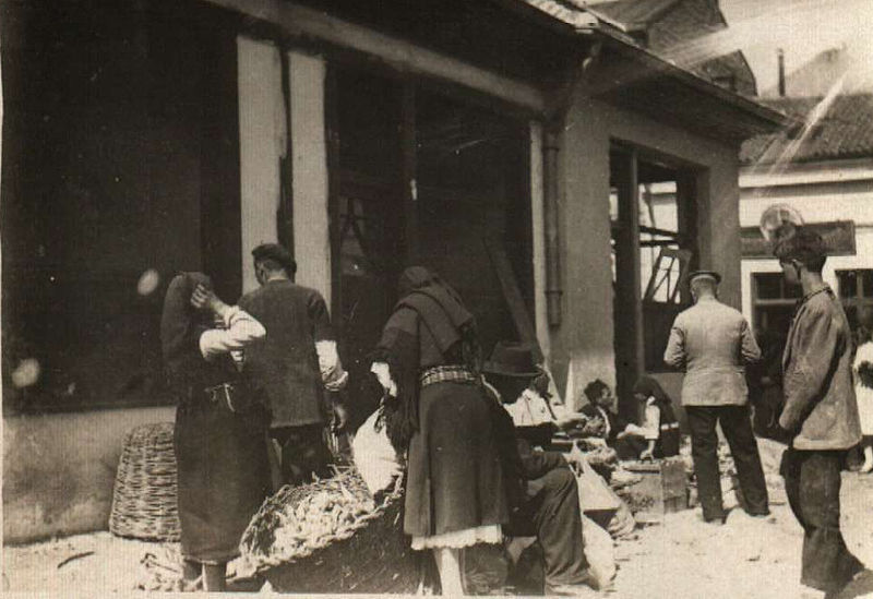 File:BASA-2072K-1-365-8-Market in Sofia, Bulgaria.JPG