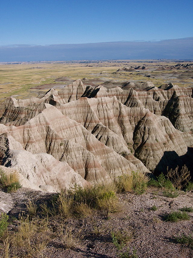 File:Badlands_national_park_07_26_2005_1.jpg