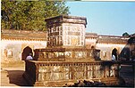Exteriér hrobky Baji Rao