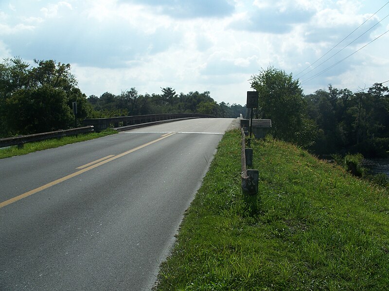 File:Bell Cannon Bridge03.jpg