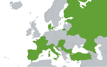 Legal status of bowhunting in Europe with countries allowing bowhunting in green Bogenjagd in Europa.png