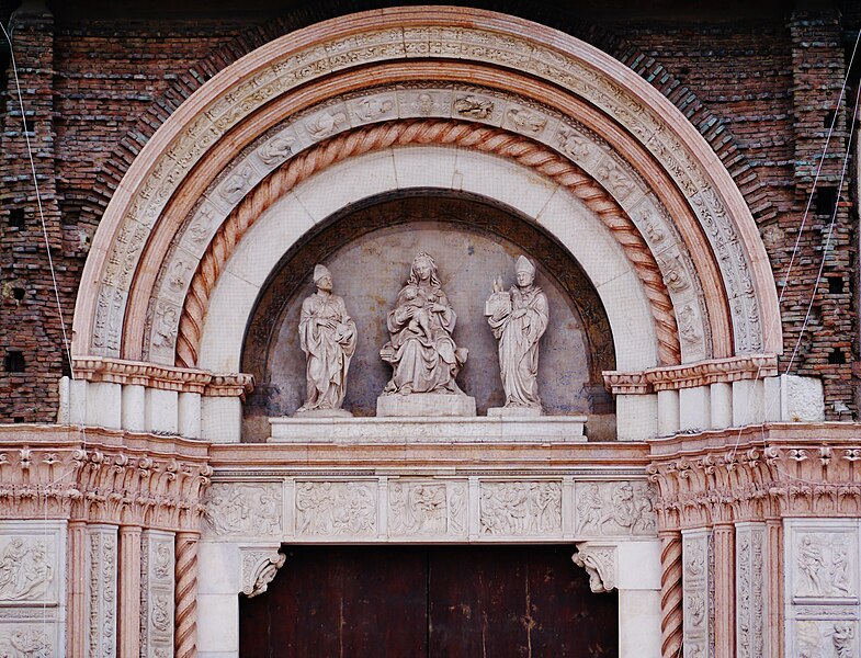 File:Bologna Basilica di San Petronio Esterno Facciata Portale Timpano 1.jpg
