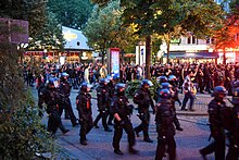 Officers of the Bereitschaftspolizei during Protests in Hamburg Bunter Protest - 35774039525.jpg