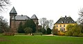 Burg Linn (links) und kurfürstliches Jagdschlößchen (rechts)