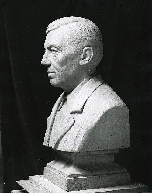 Joseph Kiselewski sculpted this bust of his mentor Lee Lawrie.