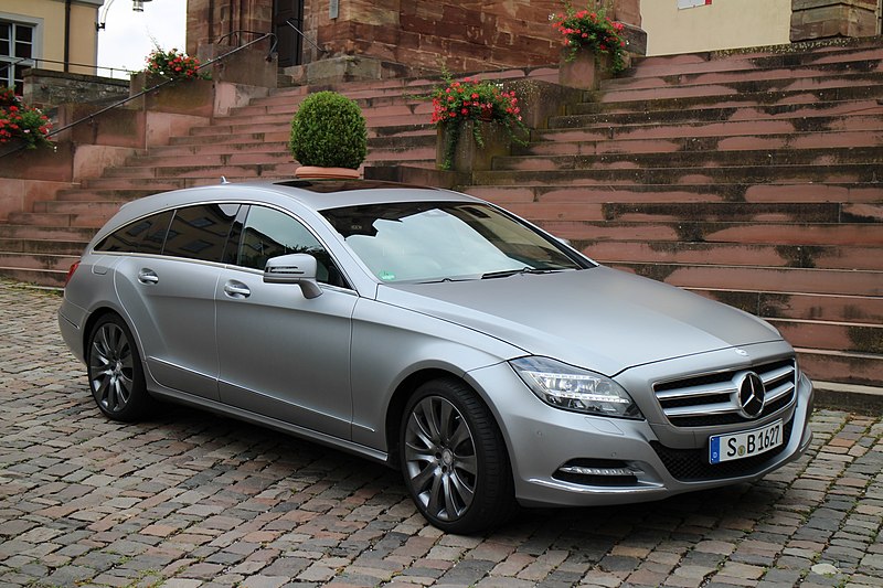 File:CLS SHooting Brake (11241680313).jpg