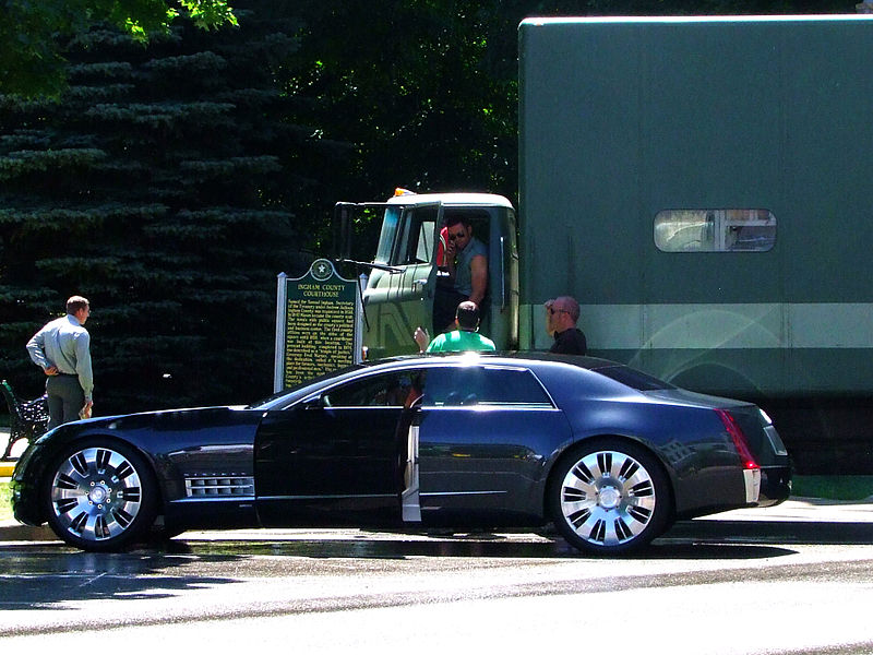 File:Cadillac Sixteen concept - Hugh Jackman in action.jpg