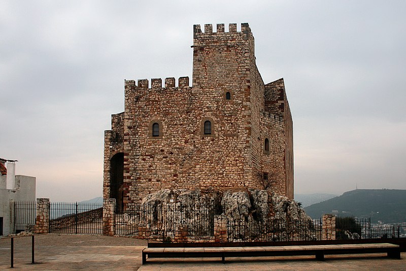 File:Castell del Papiol - panoramio.jpg