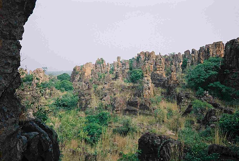 File:Cavernes-douna-panorama.jpg