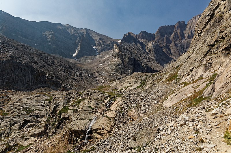 File:Chasm Lake 8-29 (20863027778).jpg