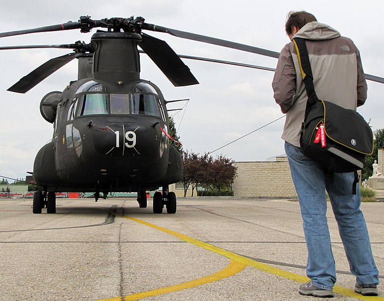 File:Chinook (5082979769).jpg