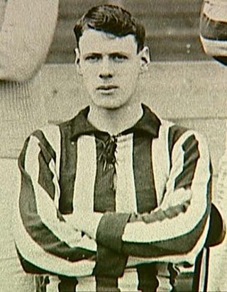 <span class="mw-page-title-main">Chippy Simmons</span> English footballer