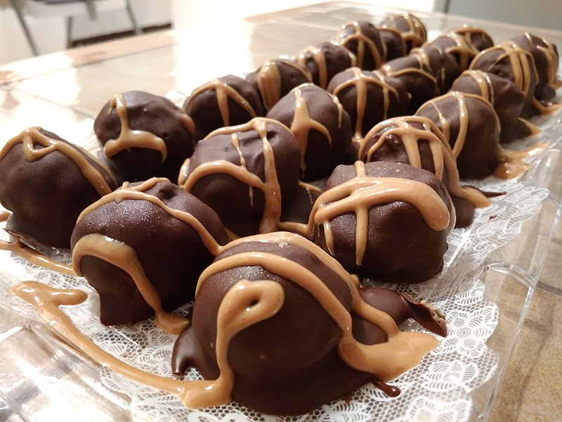 File:Chocolate truffles with peanut butter 001.jpg