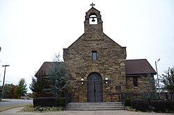 Церковь Христа Царя, Форт-Смит, штат Арканзас, вид спереди.JPG