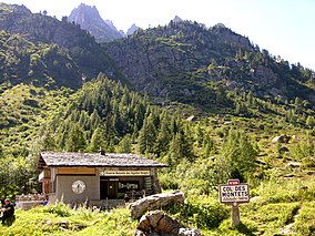 Col des Montets - хижа.jpg