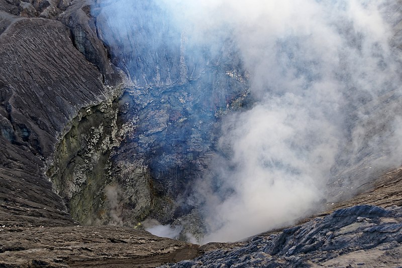 File:Crater of Mount Bromo, Java, Indonesia, 20220820 0558 9456.jpg