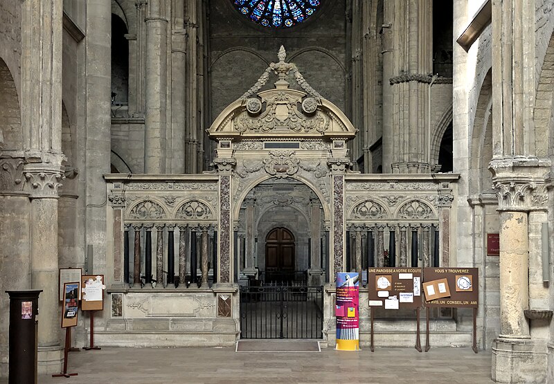 File:DSCF3428 Reims Basilique Saint Remi transept rwk1.jpg