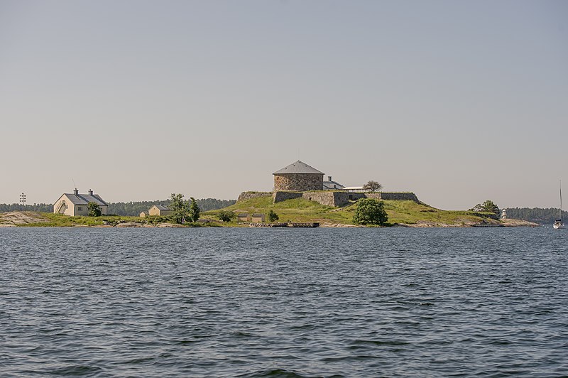 File:Dalarö-Skans.jpg