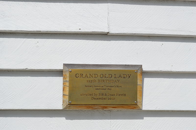 File:Darfield Thompsons Store Plaque.JPG