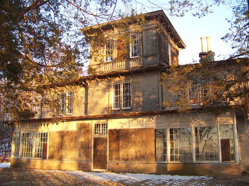 File:Dr. Oliver Bronson House and Estate West.jpg