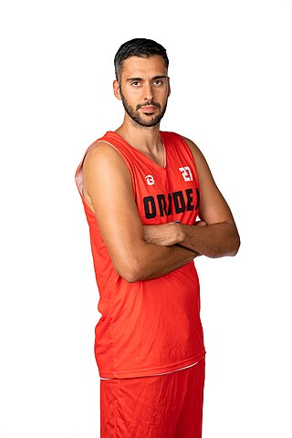 <span class="mw-page-title-main">Dragan Zeković</span> Serbian-Montenegrin basketball player