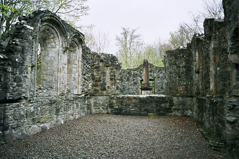 File:DunstaffnageChapel.jpg