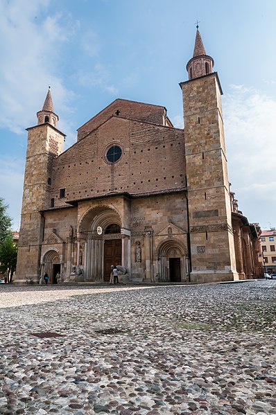 File:Duomo di Fidenza.jpg