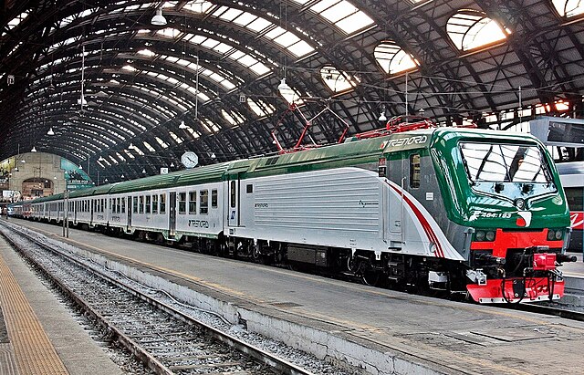 E 464.193 and passenger train in Trenord livery at Milano Centrale