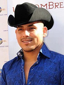 "Te veias mejor conmigo" by singer-songwriter Espinoza Paz (pictured) topped the Regional "Spins" chart for 17 weeks. Espinoza paz.jpg