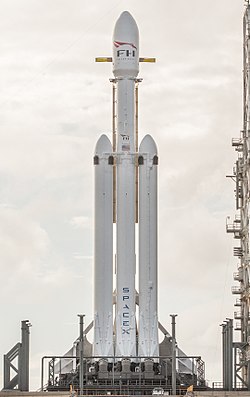 Falcon Heavy em 28 de dezembro de 2017 no LC-39A, preparado para seu primeiro lançamento