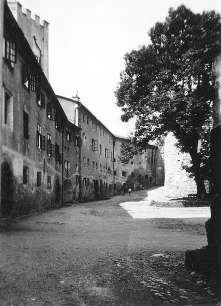 File:Festung Hohensalzburg, balra fent a Reckturm látszik. Fortepan 28849.jpg