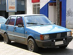 Fiat Duna 70 1300 1987 (15909329415).jpg