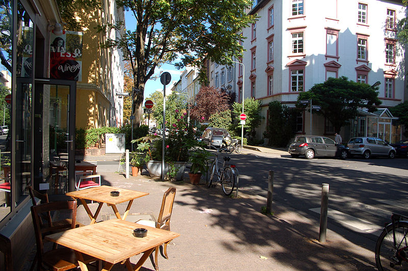 File:Fichardstrasse Ecke Bornwiesenweg.jpg