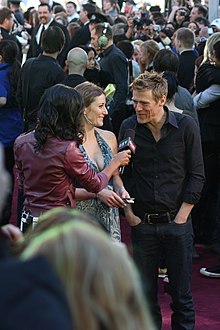 220px-Flickr_Bryan_Adams_and_Kathleen_Edwards_at_2009_Juno_Awards_%2801%29