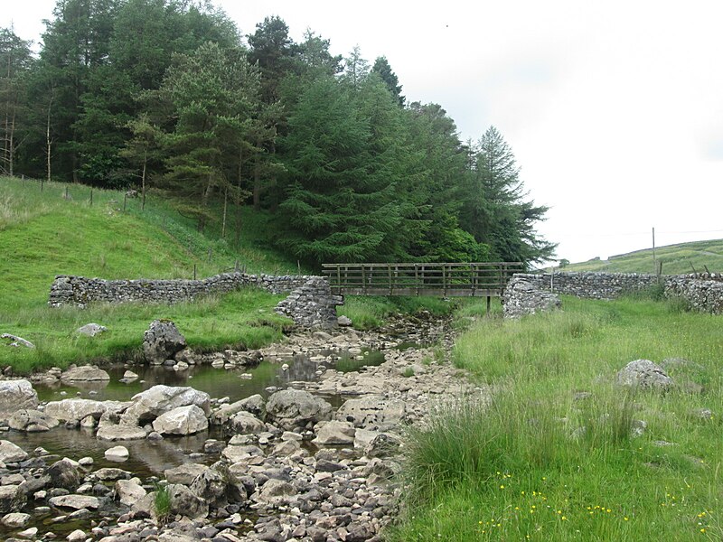 File:Footbridge over Green Field Beck at Beckermonds - geograph.org.uk - 4046781.jpg