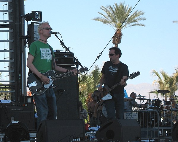 Fountains of Wayne performing in April 2007