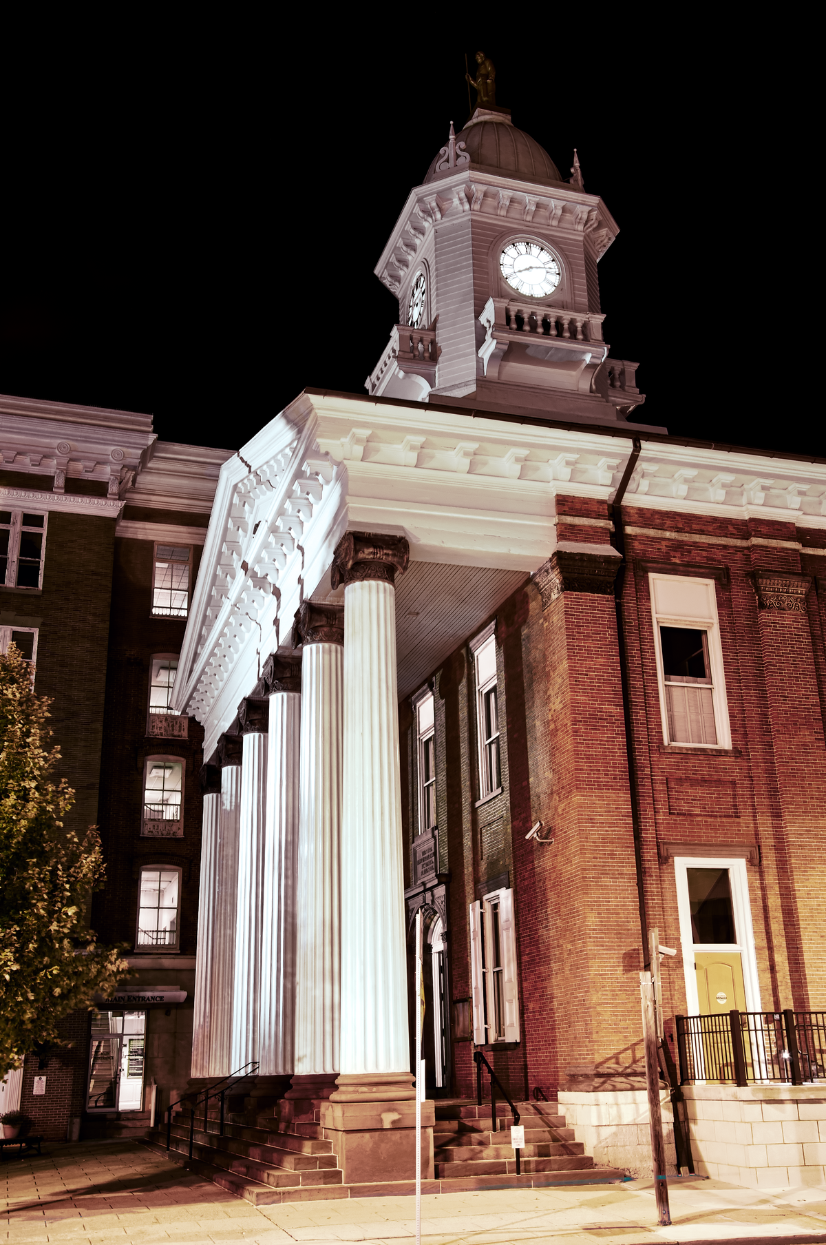 1200px Franklin County Courthouse at Night