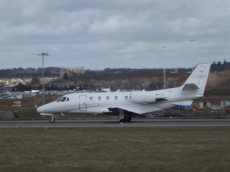 File:G-OMEA Cessna Citation 560XLS Flairejet Ltd (29294687940).jpg