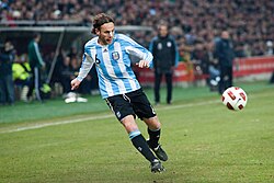 Gabriel Milito – Portugal vs. Argentina, 9th February 2011 (1).jpg