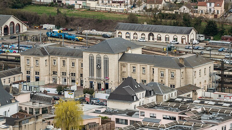 File:Gare de Chartres, as seen from Chartres Cathedral 20160326 1.jpg