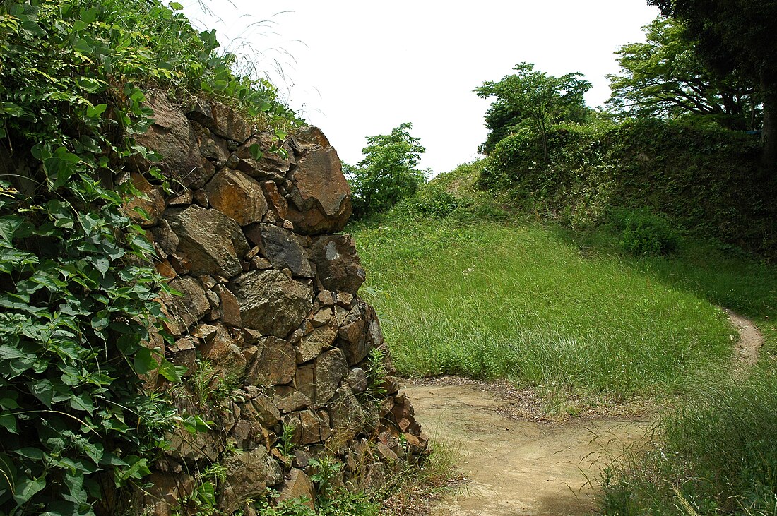 File:Gassan Toda Castle 07.JPG