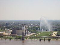 Gateway Geyser in East St. Louis.jpg