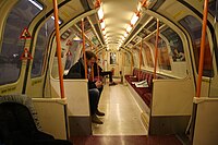 Fahrzeug der 2. Generation der Glasgow Subway mit abgeschrägten Seitenwänden zur Anpassung an das Tunnelprofil